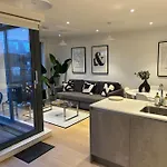 Stylish Penthouse Central London-Zone 1
